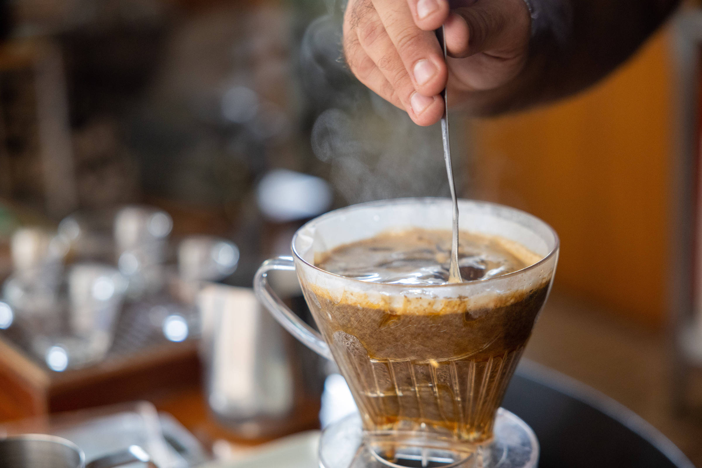 Café matinal: ciência revela como a bebida pode prolongar a vida e melhorar a saúde