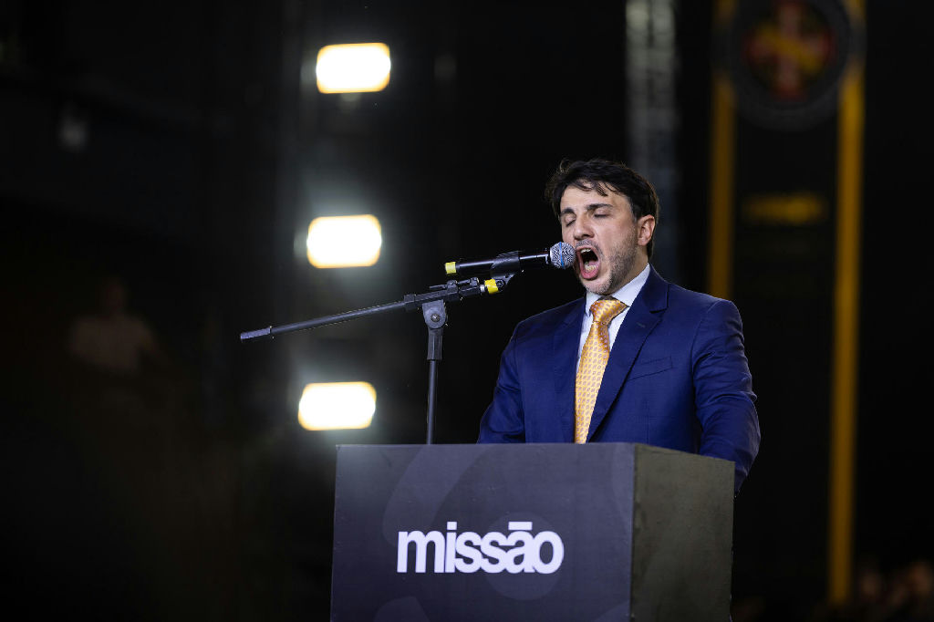 Candidato antissistema Renan Santos tem campanha suspensa e reforça discurso