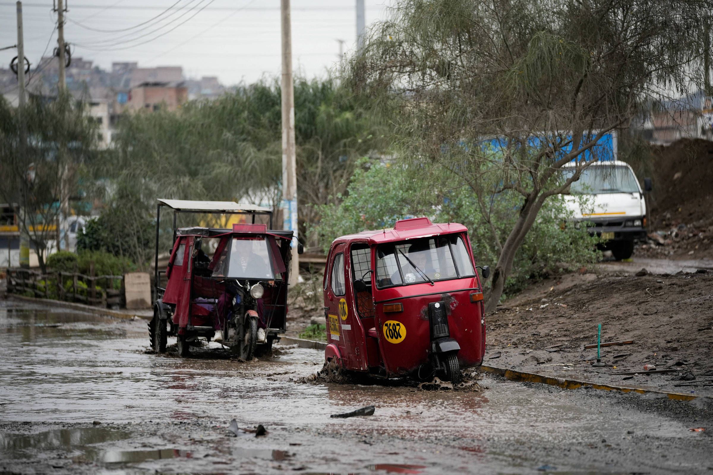 Chuva extrema e terremoto atingem o Peru e bloqueiam acesso a Machu Picchu