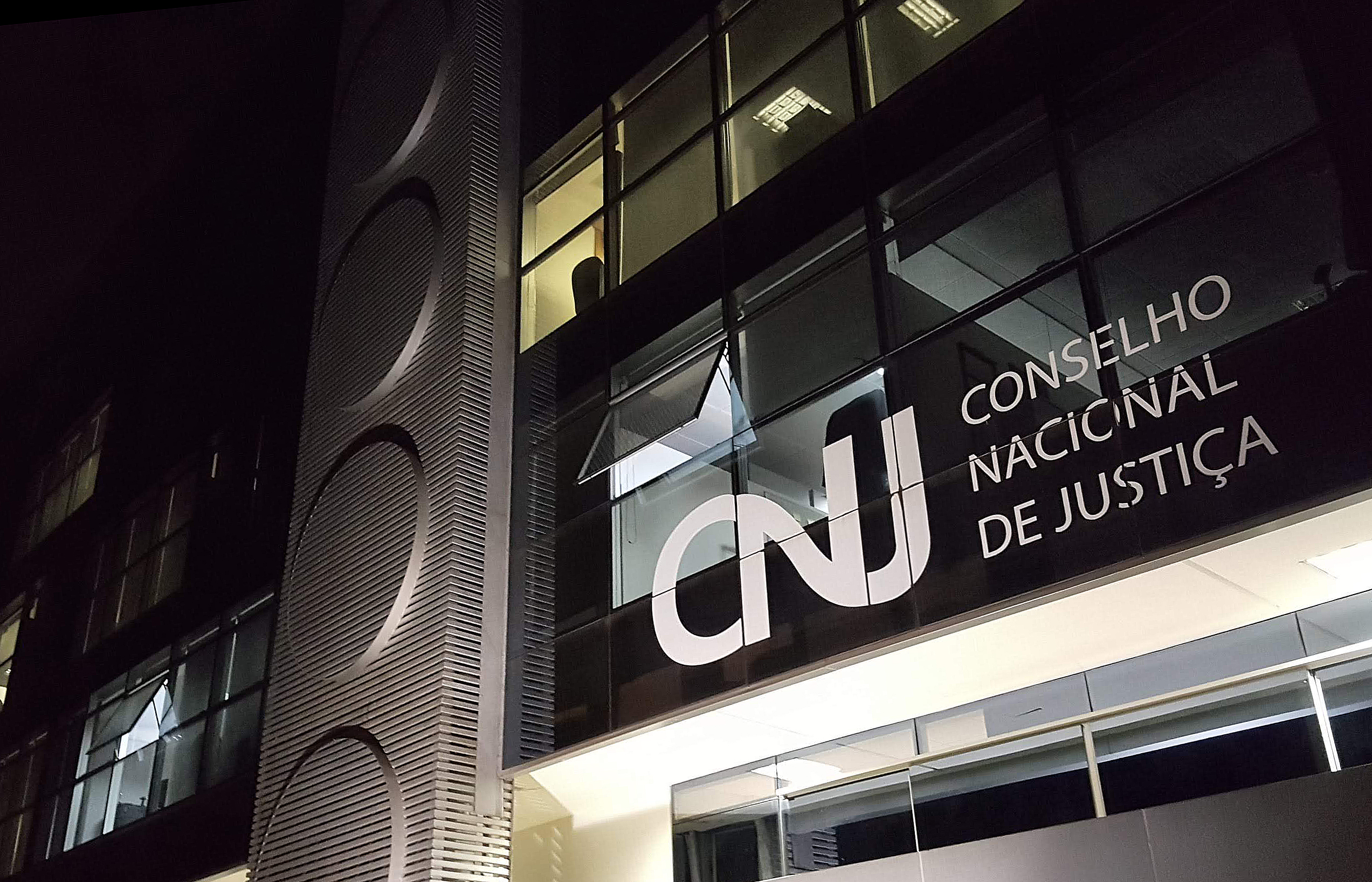CNJ afasta desembargadores do TRF4 em decisão que reacende debate sobre limites da Lava Jato