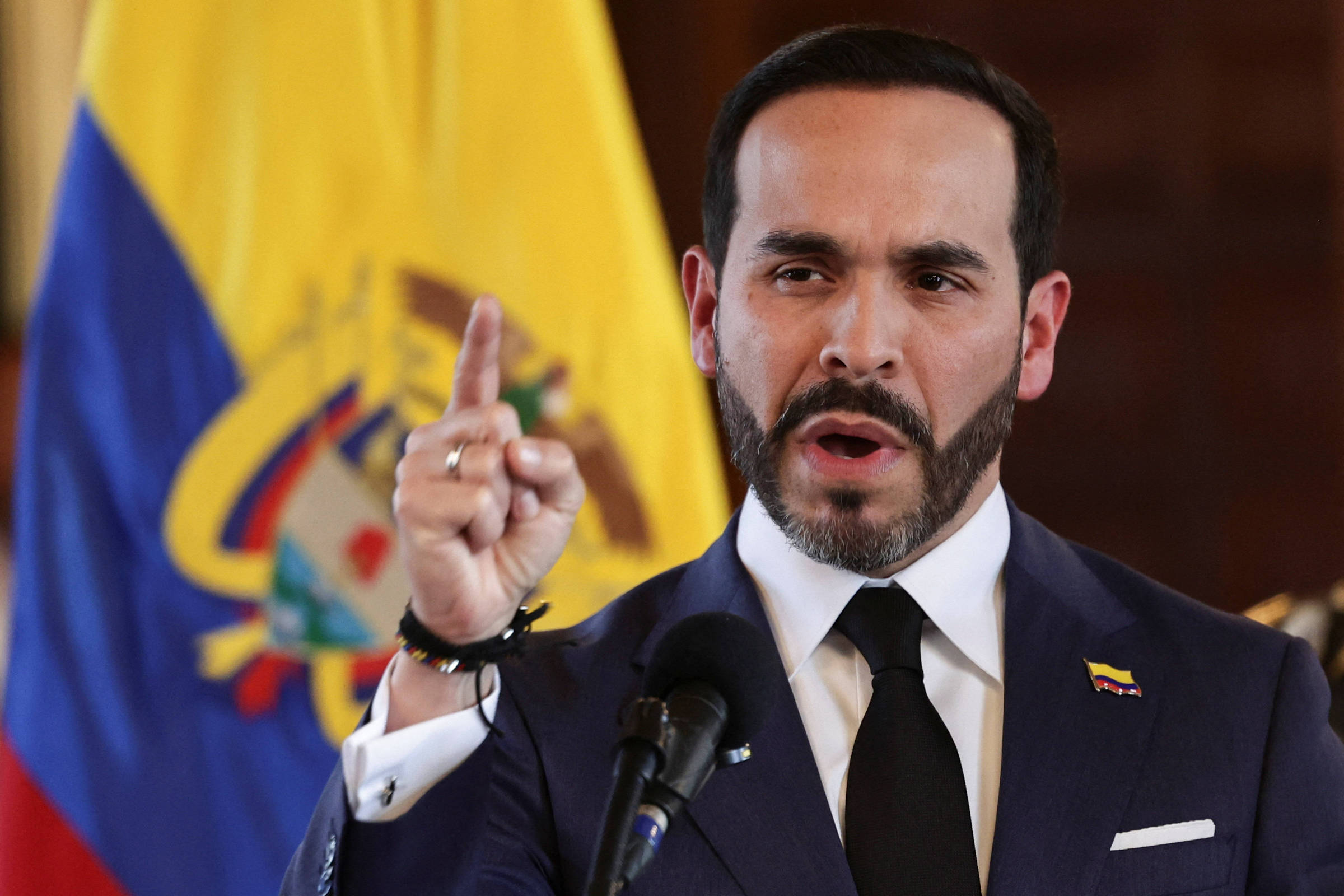 Colômbia: Presidente Abelardo de la Espriella ordena deportação de migrantes irregulares
