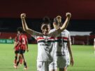 Com vitória expressiva, São Paulo assume ponta do Brasileirão Feminino