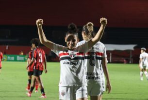 Com vitória expressiva, São Paulo assume ponta do Brasileirão Feminino