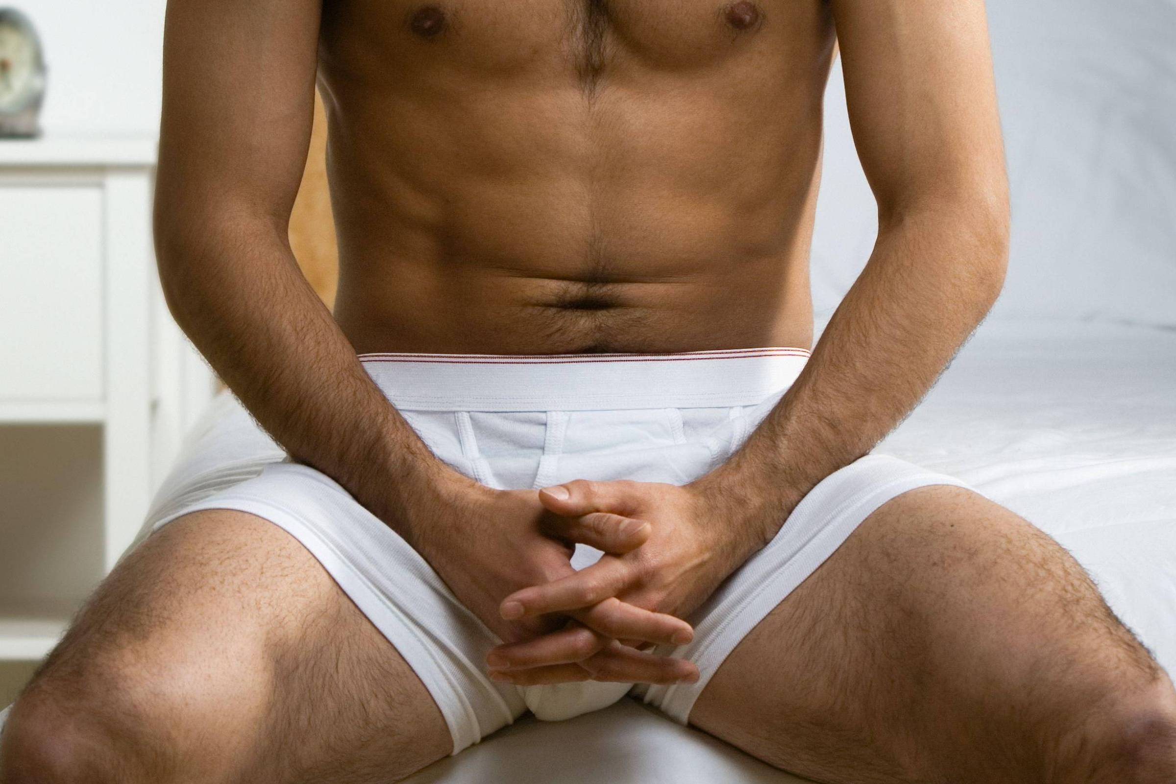 Cresce a busca masculina por preenchimento peniano e alerta para riscos à saúde