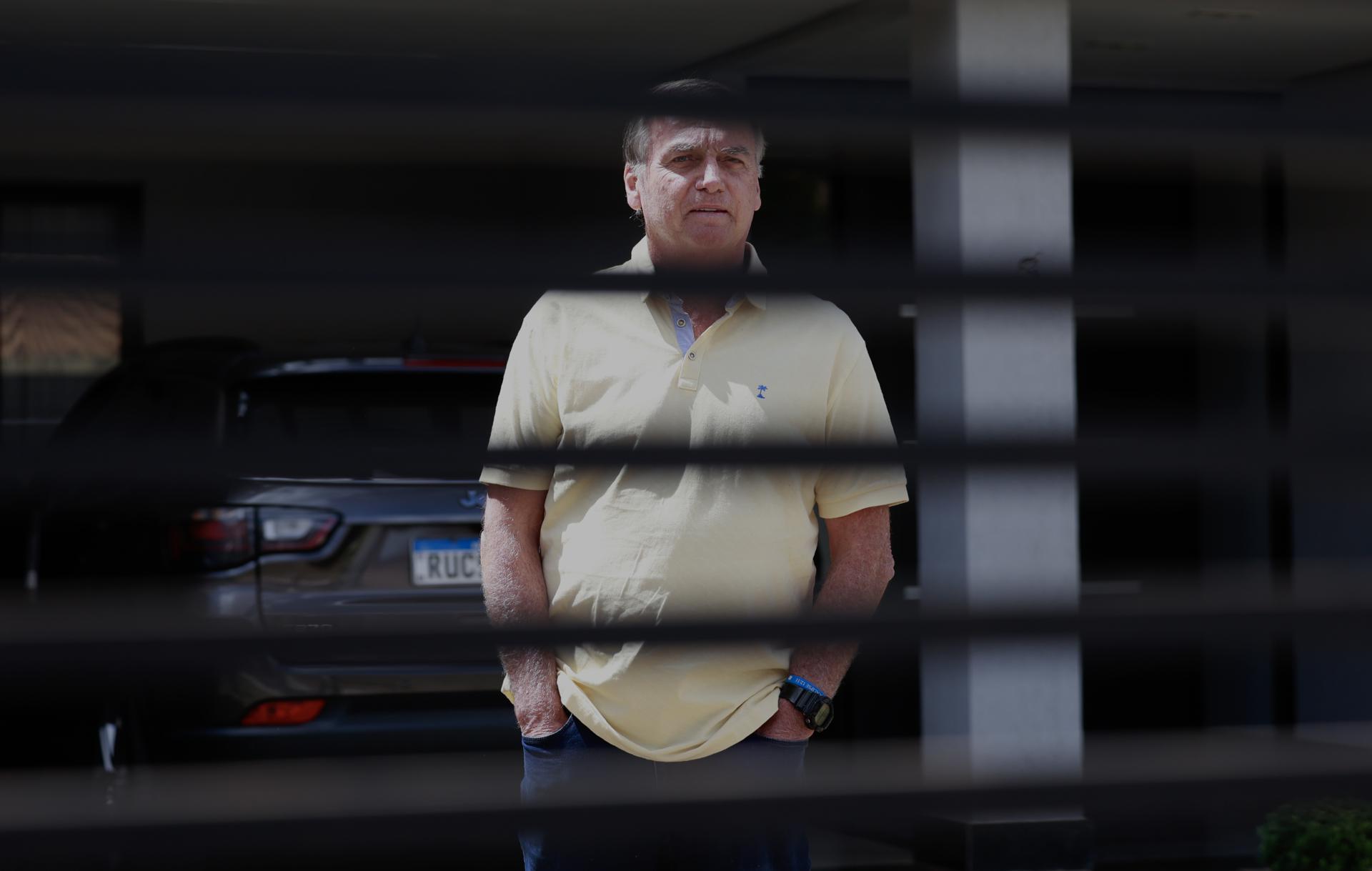 Defesa de Bolsonaro solicita a Moraes permissão para visita dos filhos no Dia dos Pais