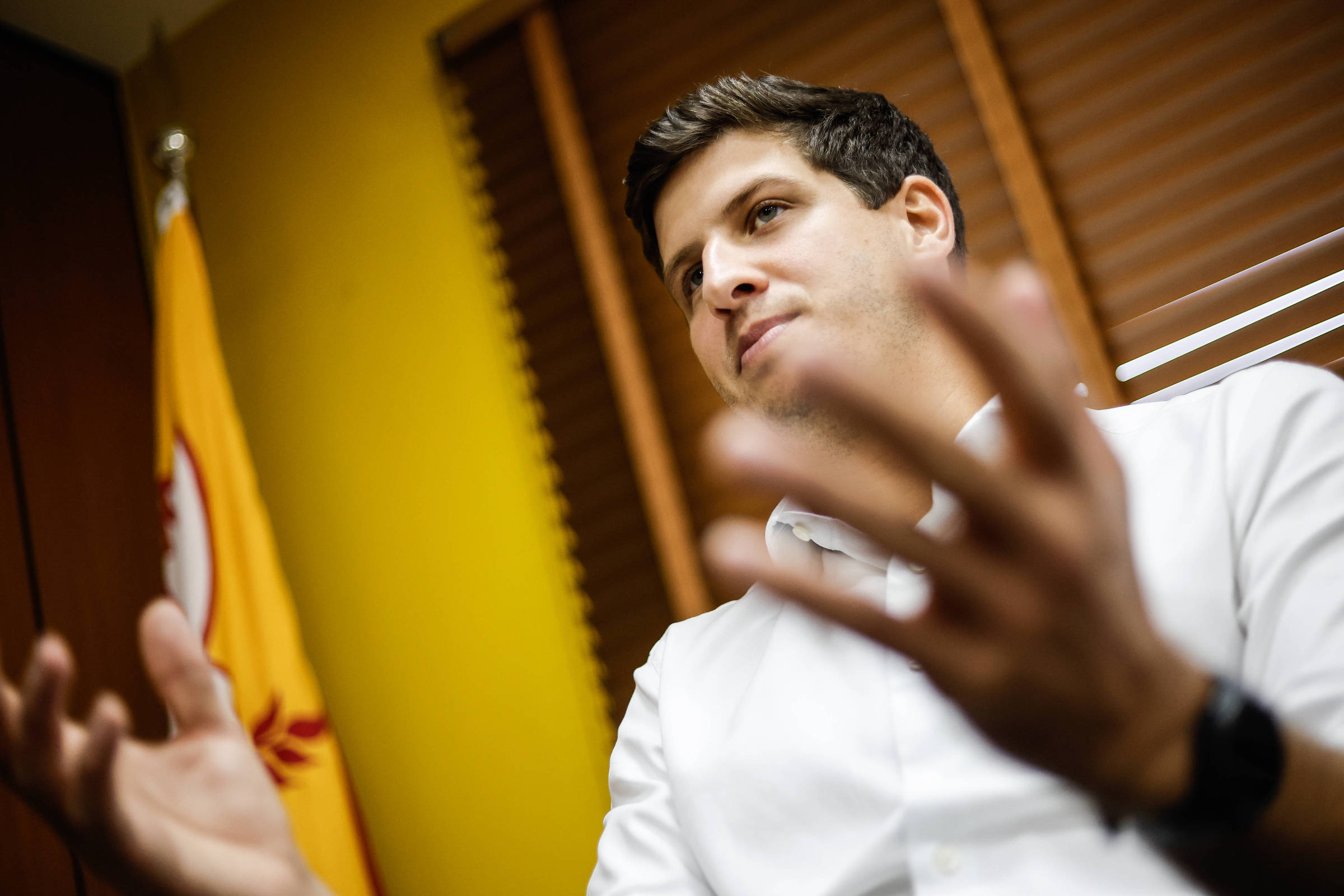 Disputa eleitoral em Pernambuco: João Campos aciona TRE contra suposto gabinete do ódio