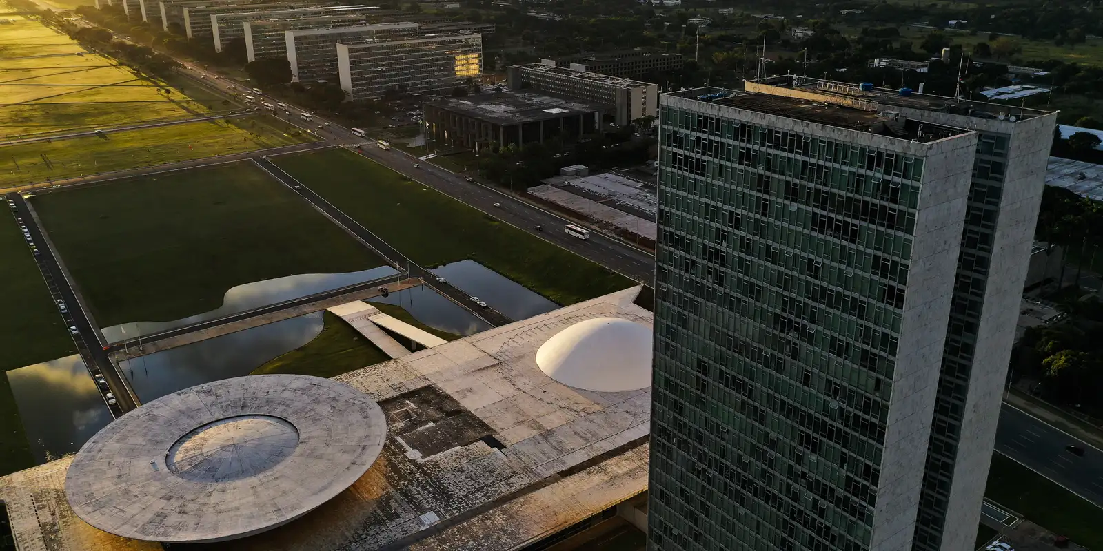 Eleições 2026: desvende as atribuições cruciais de senadores e deputados federais e estaduais