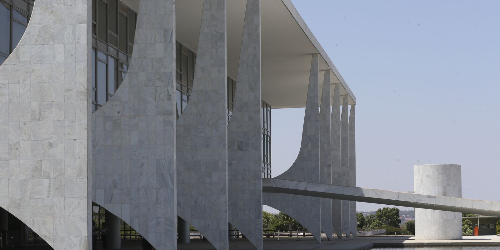 Eleições 2026: entenda as atribuições do presidente, vice, governador e vice-governador