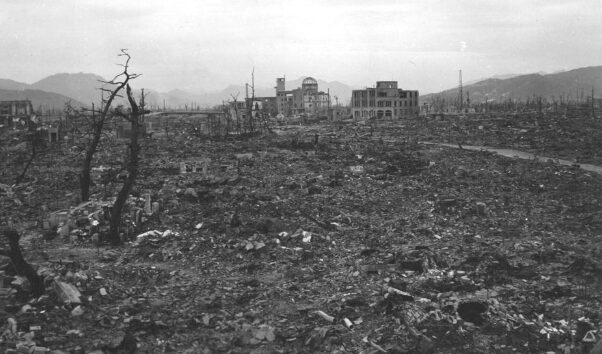 Em 6 de agosto, Hiroshima, penicilina e a internet redefiniram a história