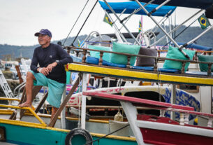 Entre o mar e as urnas: a vida de um ex-pescador de Paraty e sua visão política