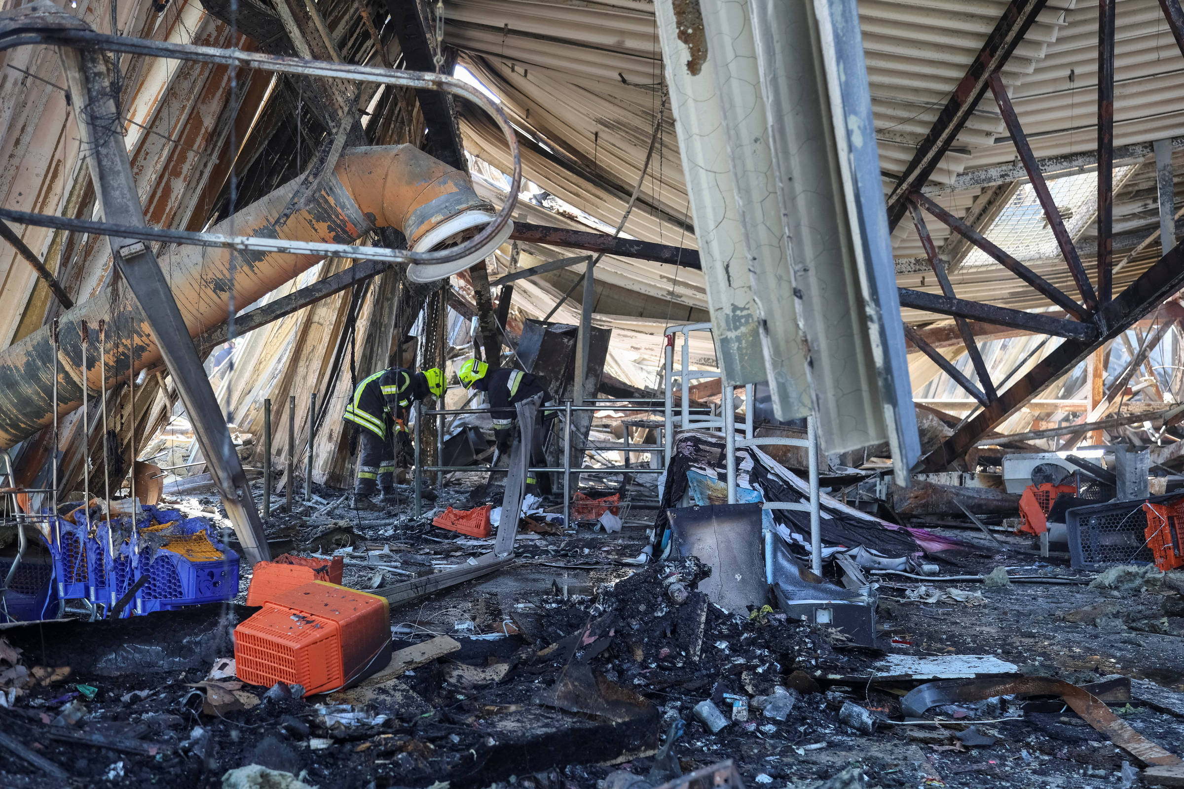 Escalada aérea na guerra da Ucrânia deixa rastro de destruição e mortes em ambos os lados