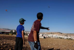 Escalada em Gaza: Israel bombardeia território palestino após lançamento de pipas e balões