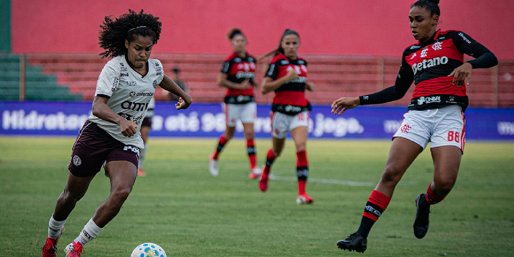 Flamengo supera Ferroviária e larga na frente nas quartas do Brasileirão Feminino
