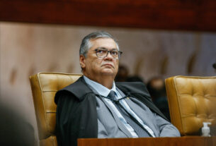 Flávio Dino restringe poder do CFM de interditar cursos de medicina em julgamento no Supremo