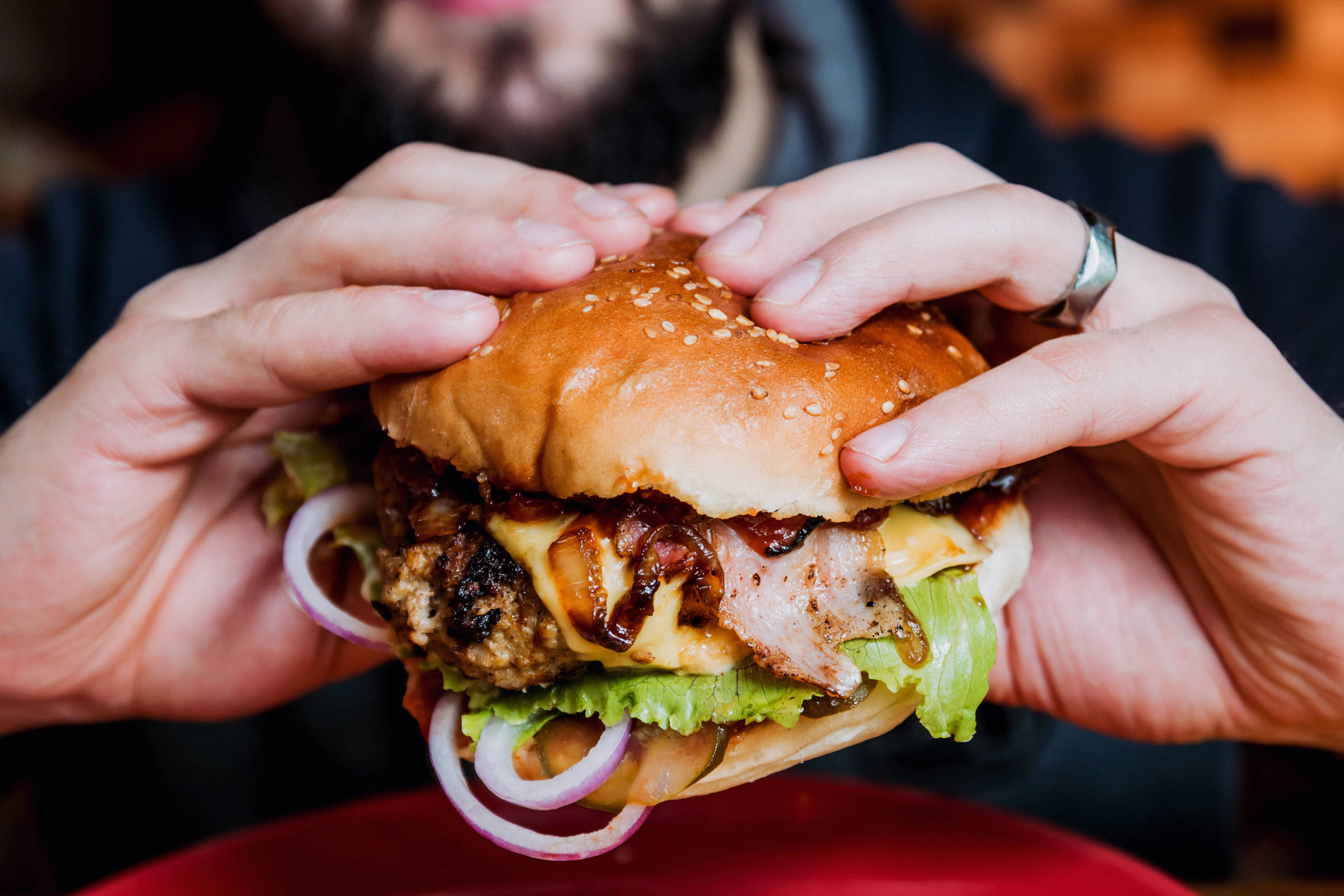 Food noise: a controvérsia sobre o ruído alimentar e a medicalização do desejo