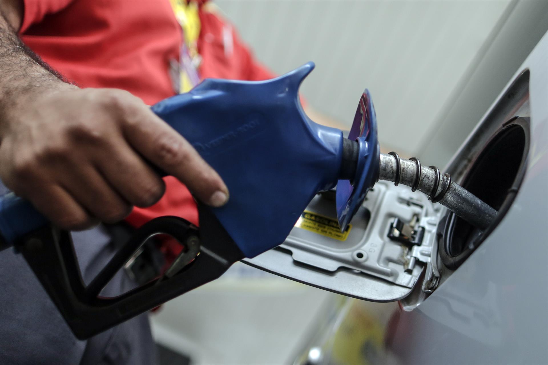 Gasolina no Brasil terá 32% de etanol a partir deste sábado por decisão do governo