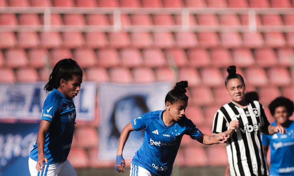 Goleada do Cruzeiro sobre o Botafogo marca rodada do Brasileirão Feminino