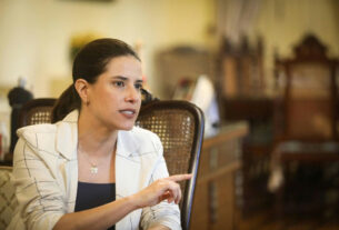 Governadora Raquel Lyra aposta em narrativa pessoal e superação em estreia de programa eleitoral
