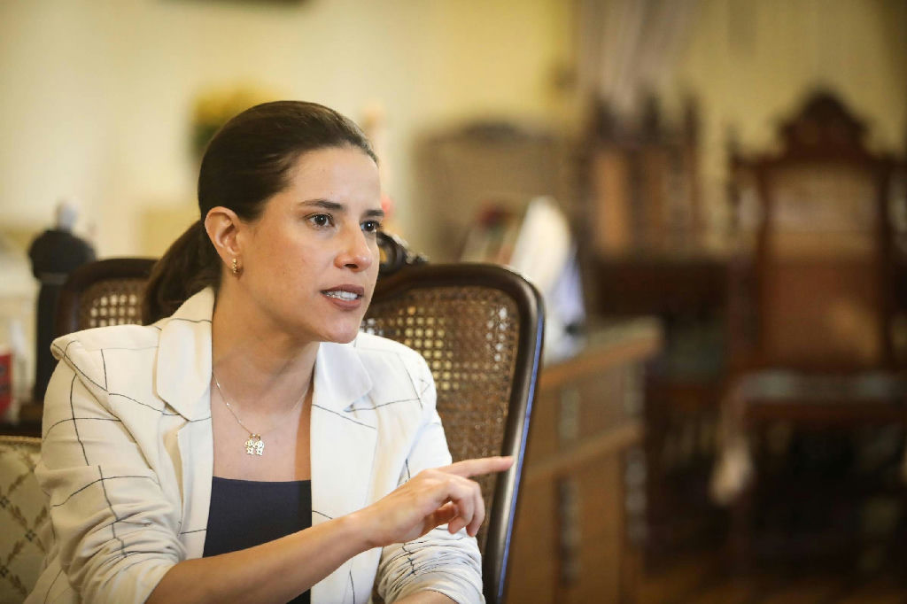 Governadora Raquel Lyra aposta em narrativa pessoal e superação em estreia de programa eleitoral