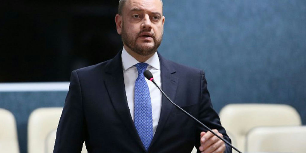 Governo do Rio corta 6,1 mil cargos comissionados e projeta economia de R$ 221 milhões