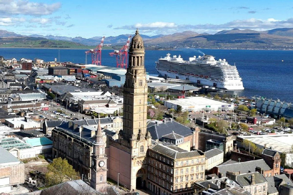 Greenock, na Escócia, busca imigrantes para reverter declínio populacional e revitalizar economia