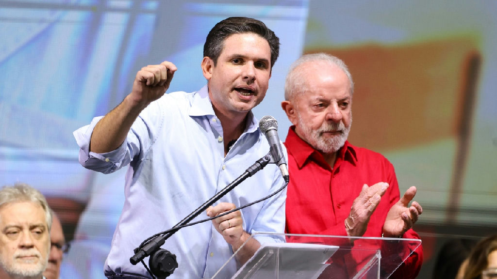 Hugo Motta antecipa votação sobre taxa das blusinhas após acordo com Lula