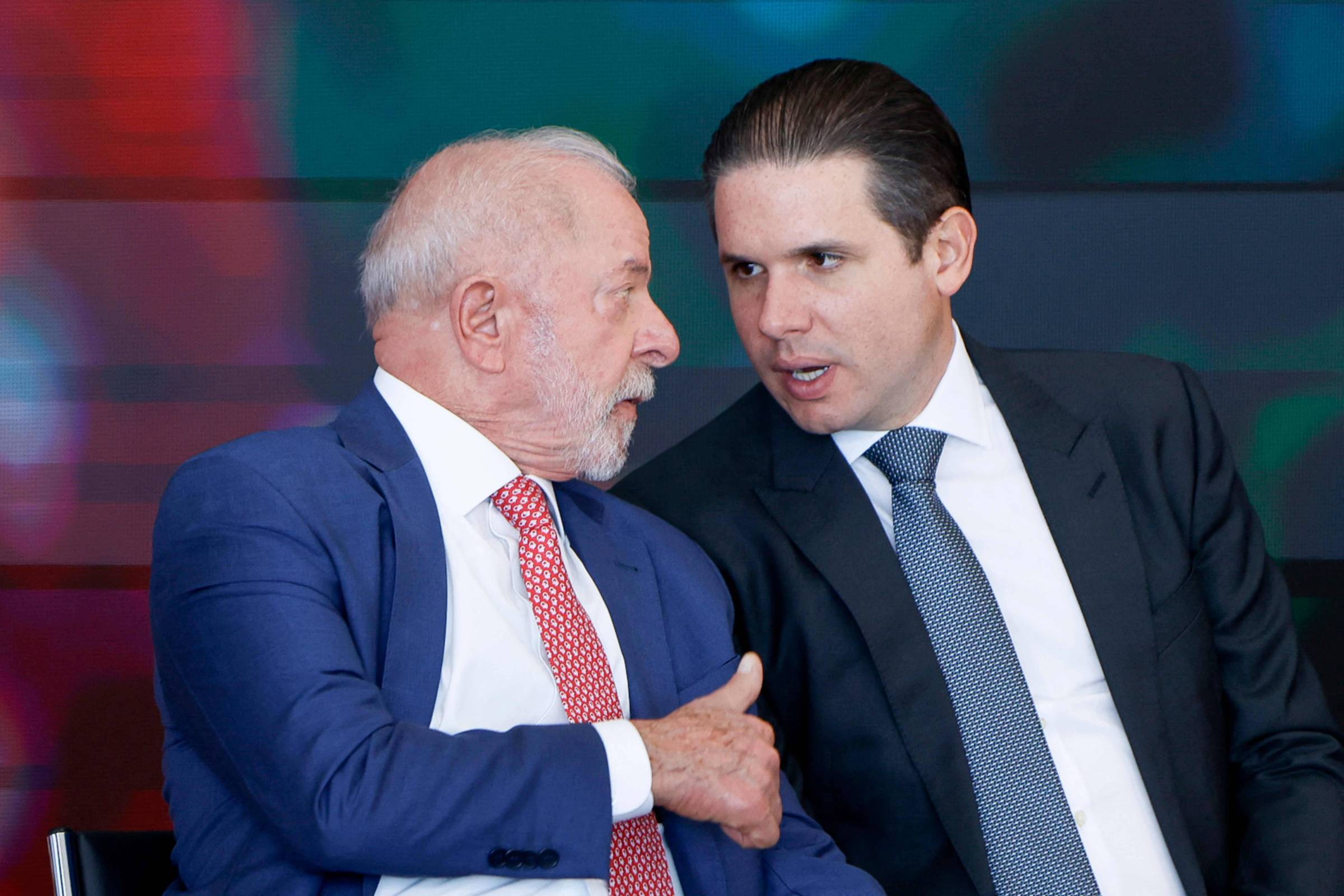 Hugo Motta oficializa apoio a Lula na Paraíba após neutralidade do Republicanos