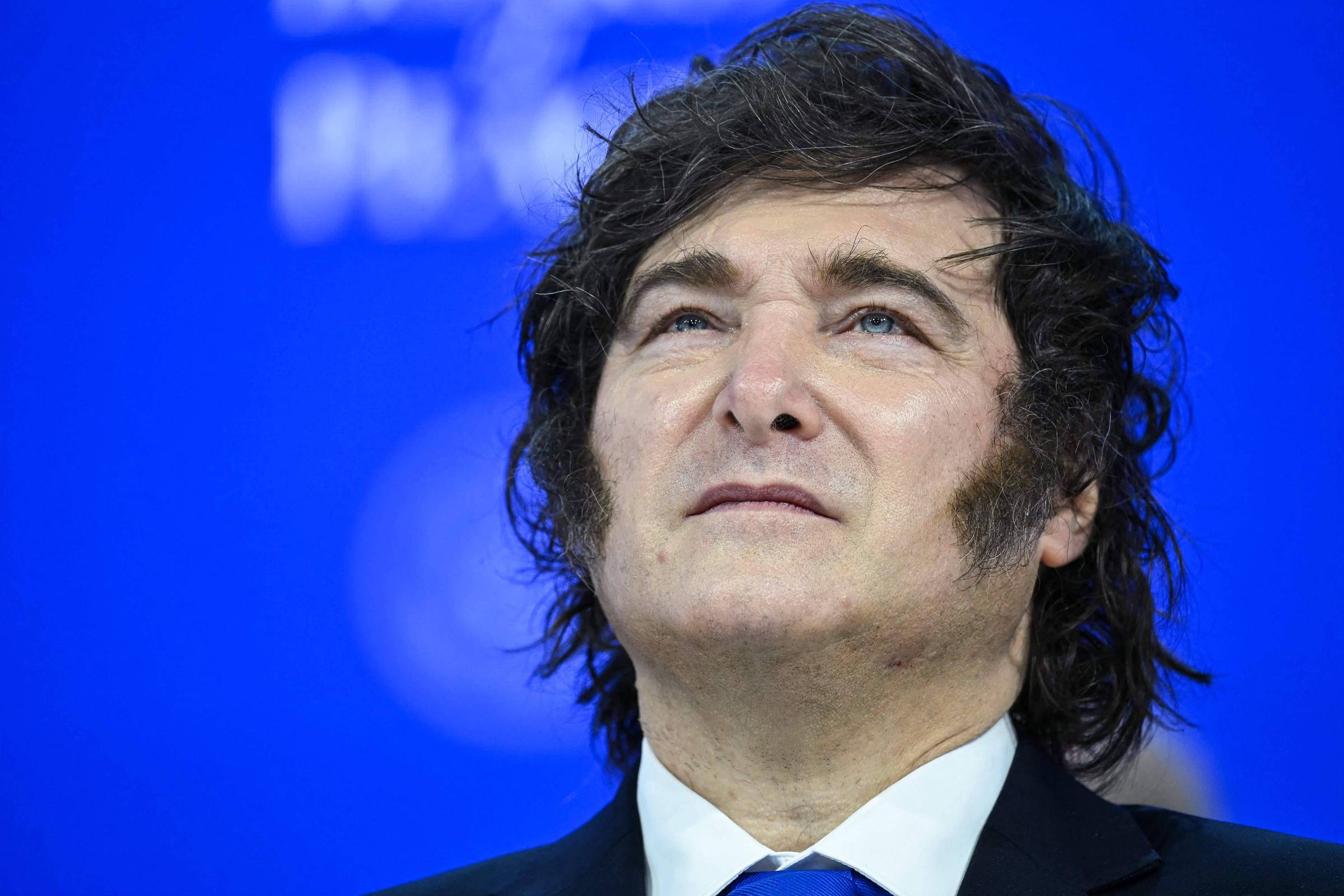 Inflação em queda na Argentina não eleva ânimo social sob governo Milei