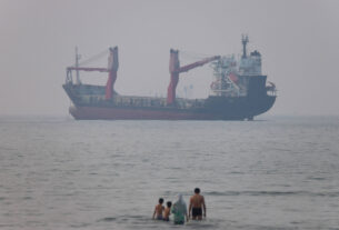 Irã mantém Estreito de Hormuz fechado e exige cumprimento de acordo pelos EUA