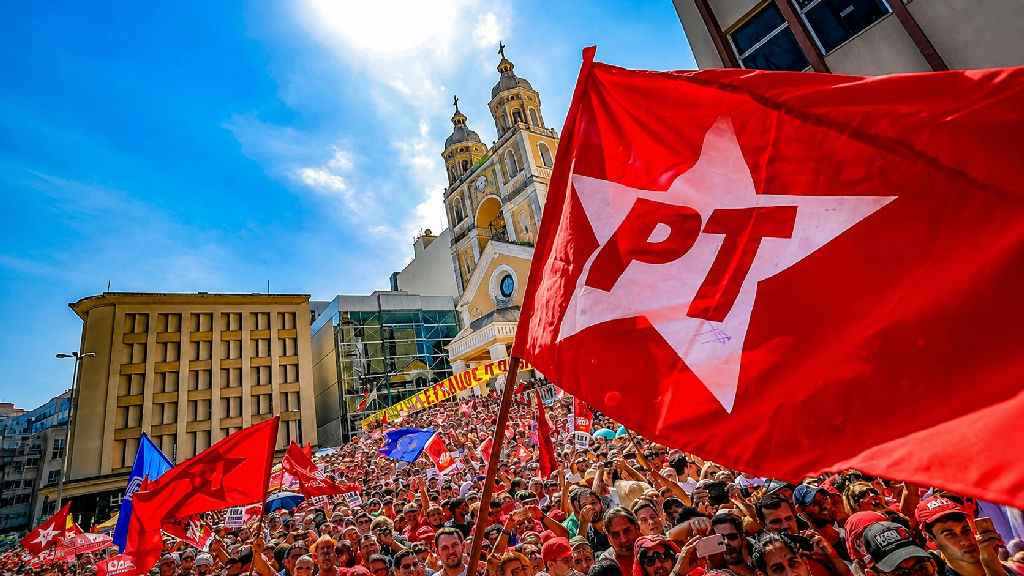 Jornalistas no Brasil: pesquisa revela que maioria esmagadora se identifica com a esquerda