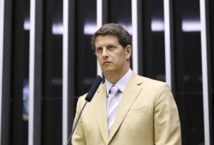 Justiça eleitoral condena Ricardo Salles a pagar multa por vídeo falso contra André do Prado