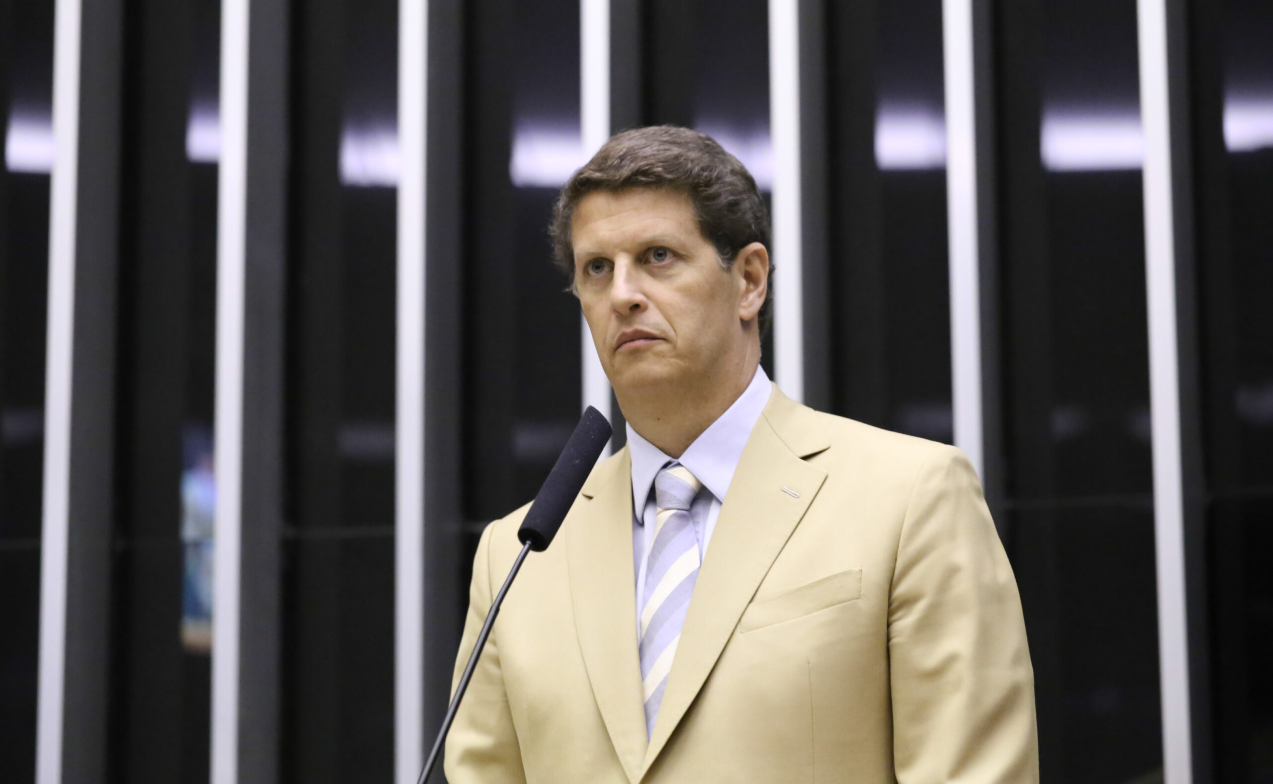 Justiça eleitoral condena Ricardo Salles a pagar multa por vídeo falso contra André do Prado