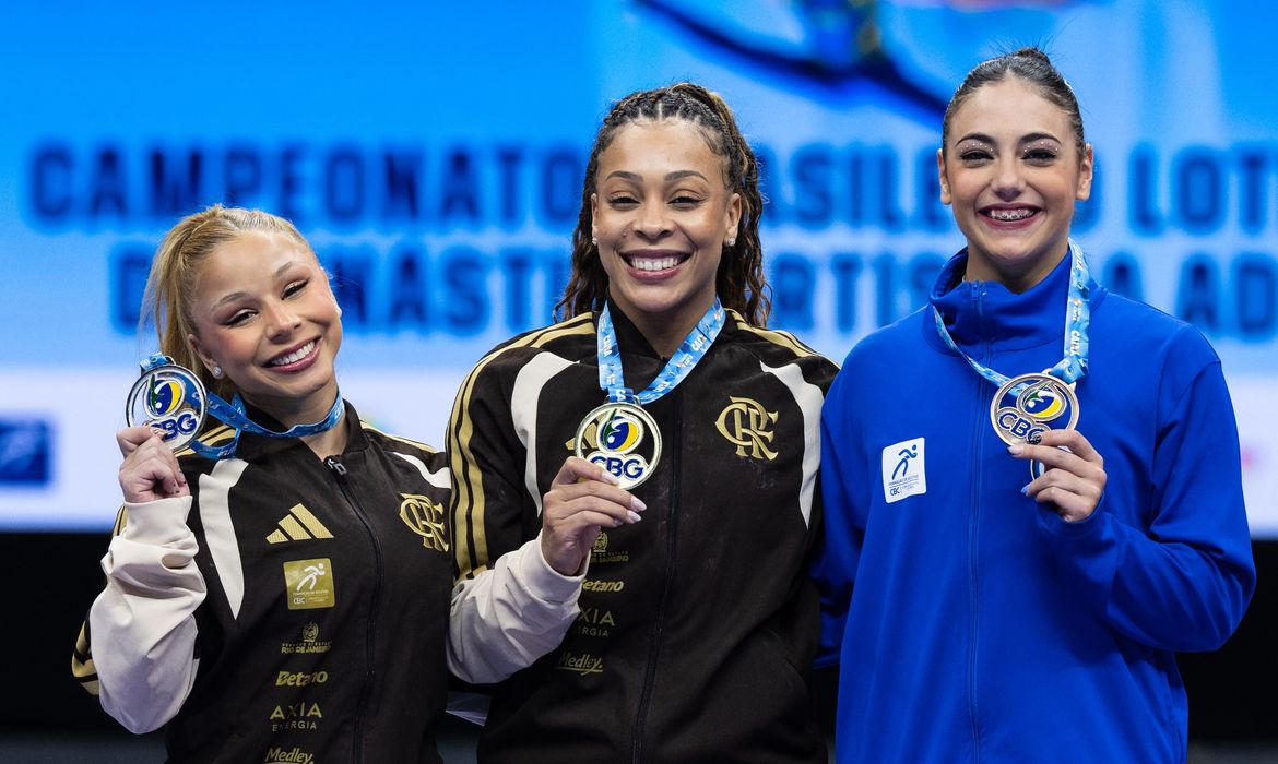 Lorrane Oliveira e Caio Souza conquistam o topo do pódio no Brasileiro de Ginástica