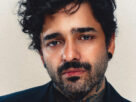 Lucas Silveira reflete sobre a trajetória na música e a ressignificação do sucesso