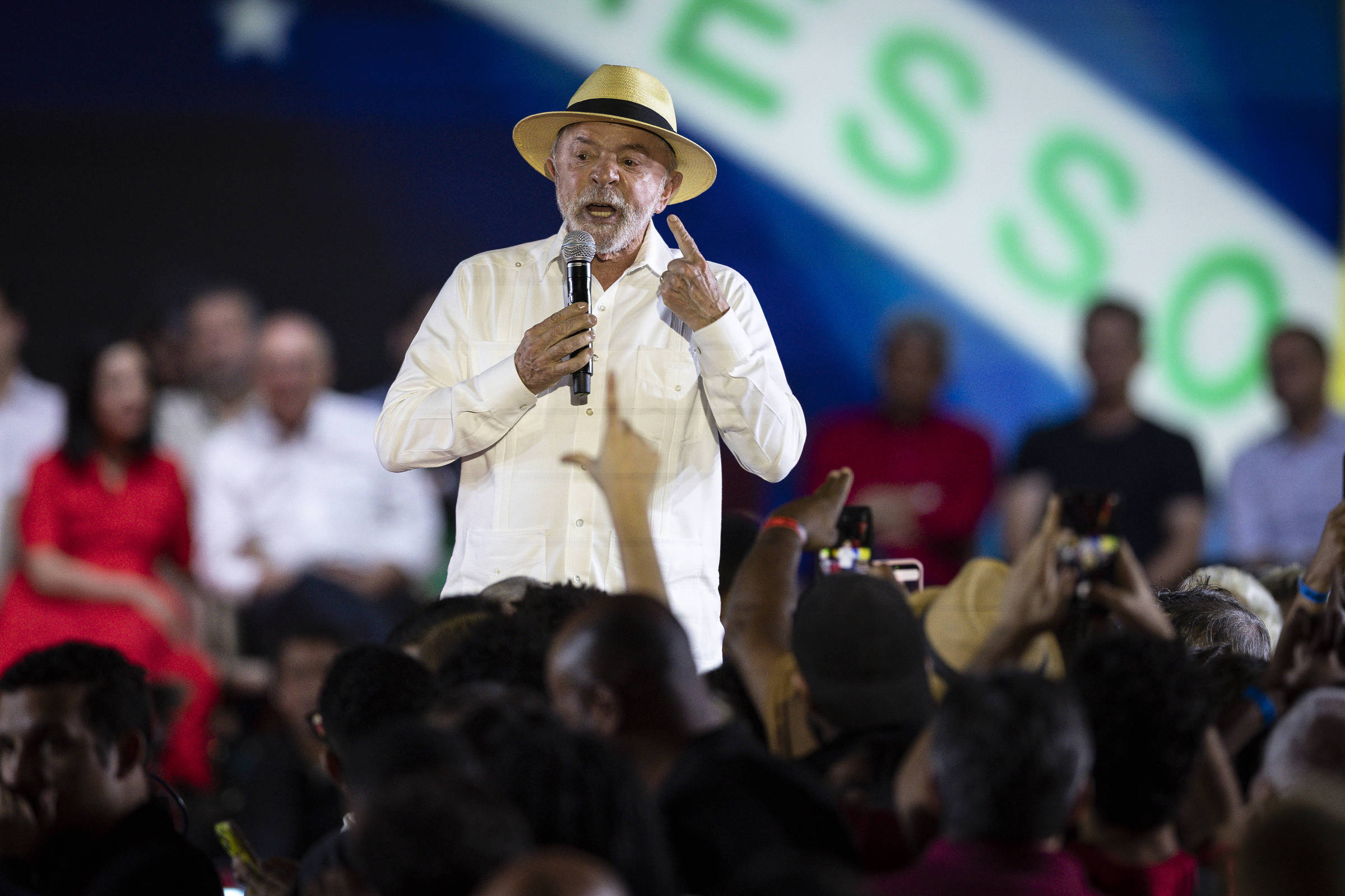Lula reconhece a aliados que extrapolou o tempo em convenção de campanha