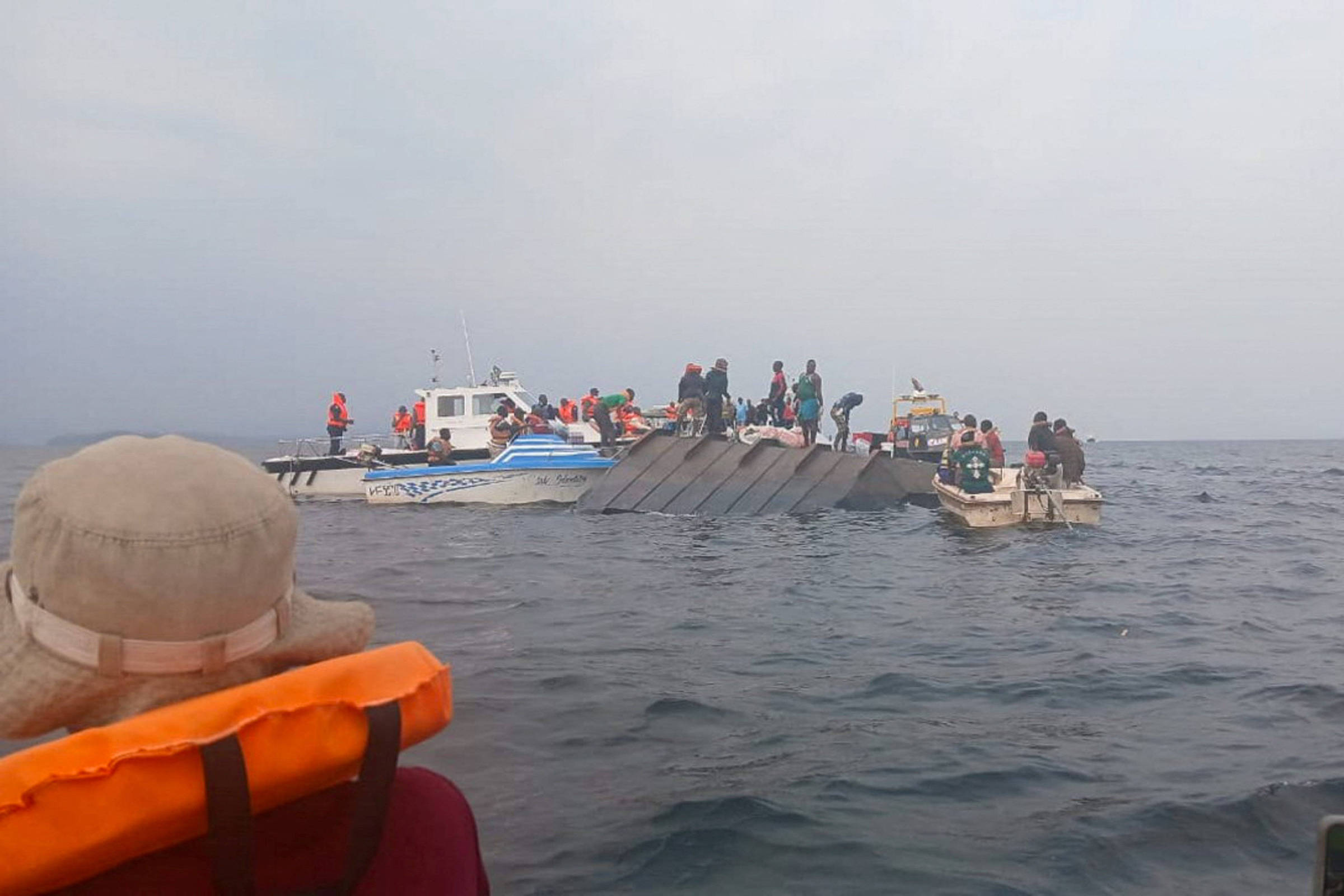 Naufrágio no Zimbábue: balsa superlotada no Lago Kariba deixa 84 mortos