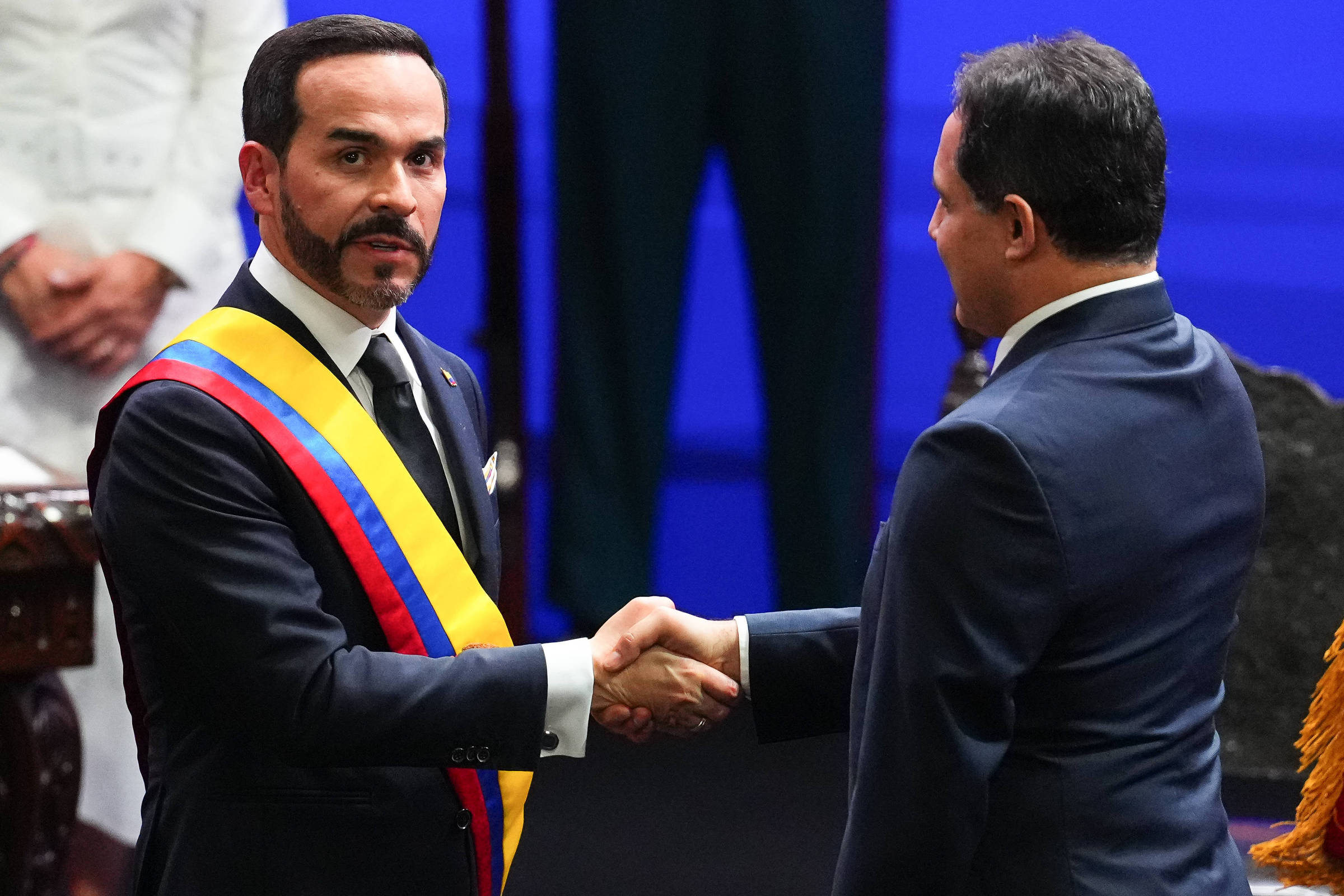 Novo presidente da Colômbia convoca comitê de emergência após terremoto devastador