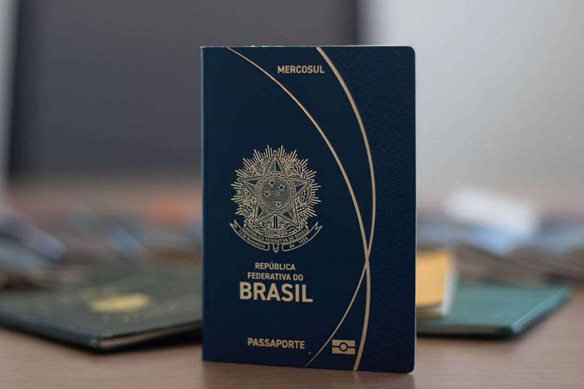 Passaportes brasileiros no exterior: Itamaraty centraliza emissão e promete mais segurança