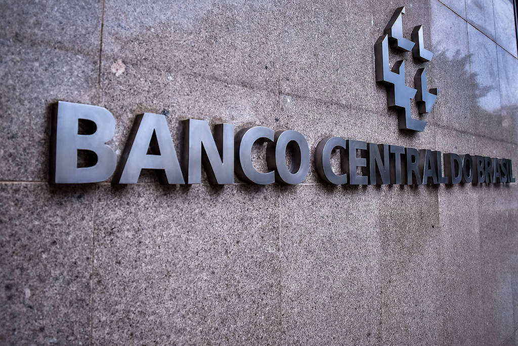 PIX internacional: China estabelece padrão enquanto Banco Central adia regulamentação