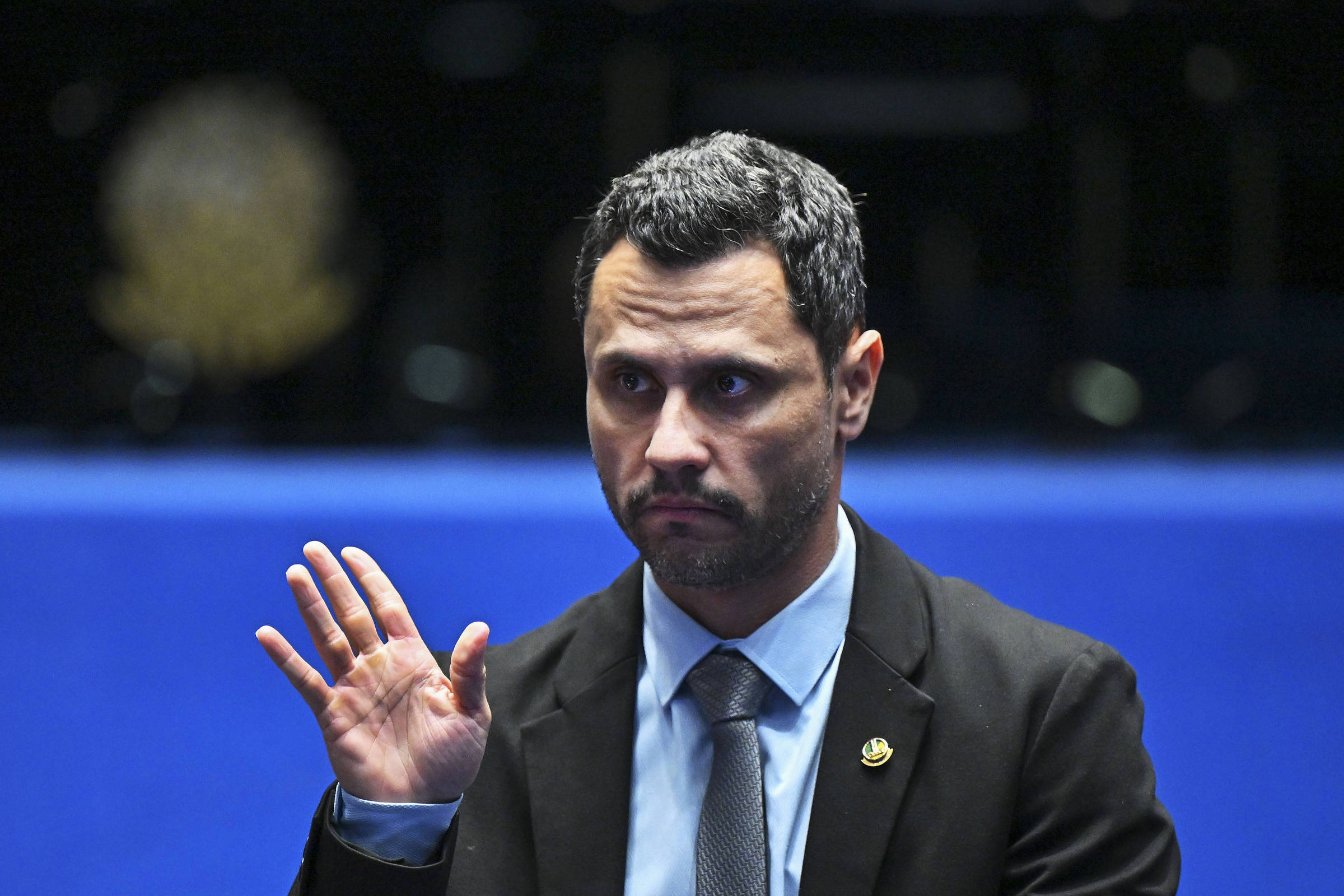 Promessa de Cleitinho sobre IPVA em Minas Gerais enfrenta barreiras jurídicas no STF