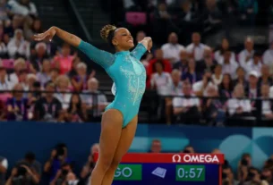 Rebeca Andrade retorna às competições após dois anos e mira Mundial de Ginástica
