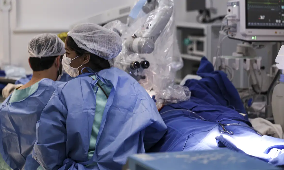 Rio de Janeiro enfrenta desafio com alta concentração de casos de exercício ilegal da medicina