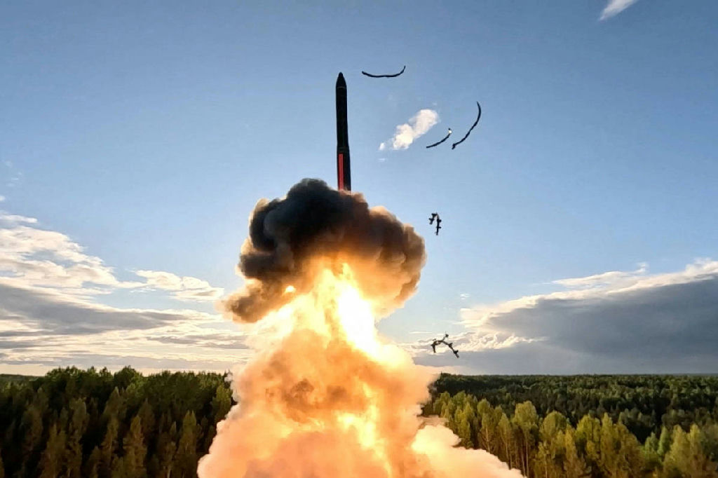 Rússia realiza teste de míssil intercontinental em meio a tensões com a Otan