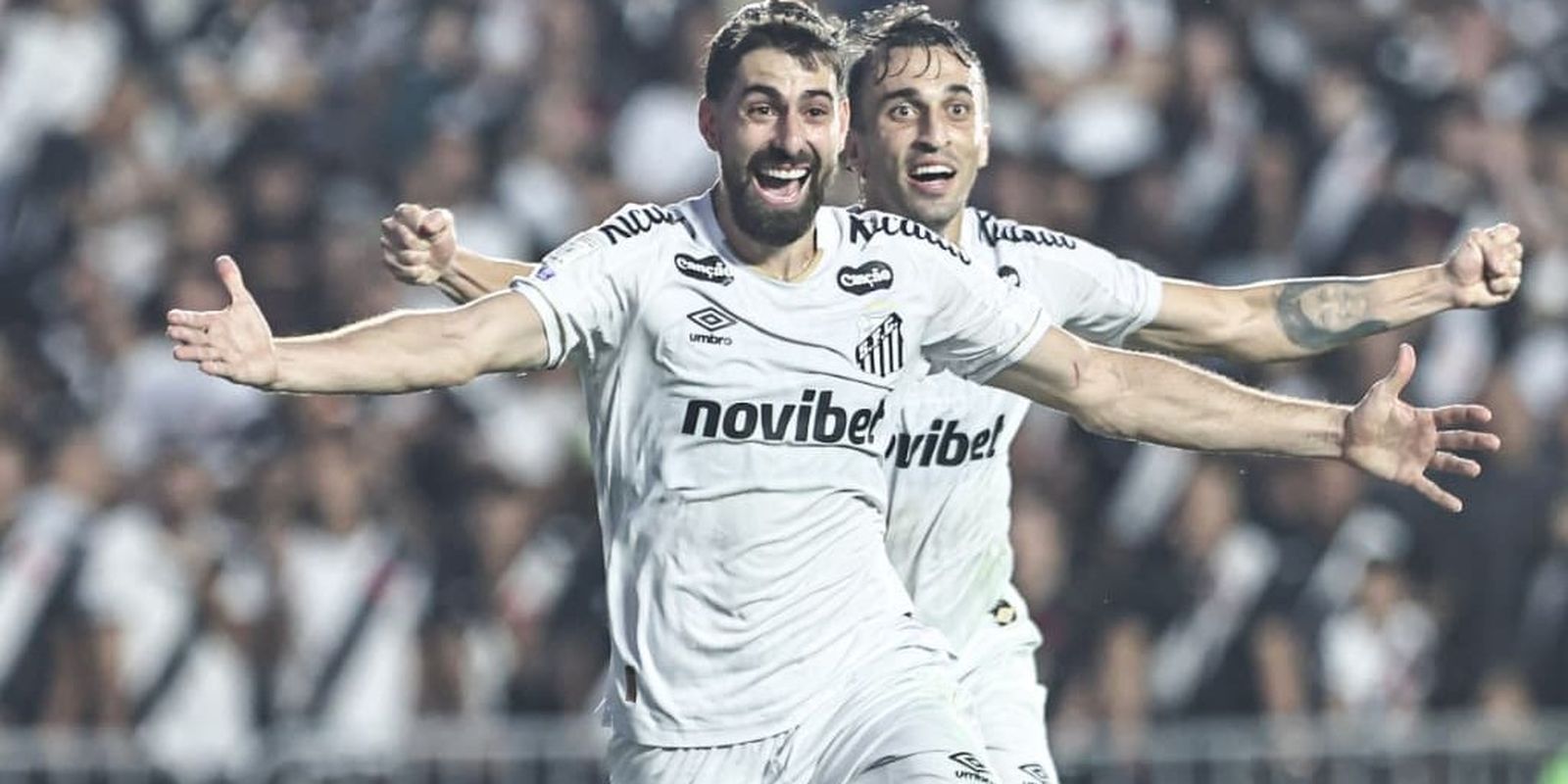 Santos goleia Vasco por 3 a 0 e respira na luta contra o rebaixamento no Brasileirão