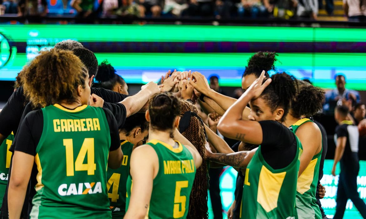 Seleção feminina de basquete decide vaga no Pré-olímpico em clássico contra a Argentina