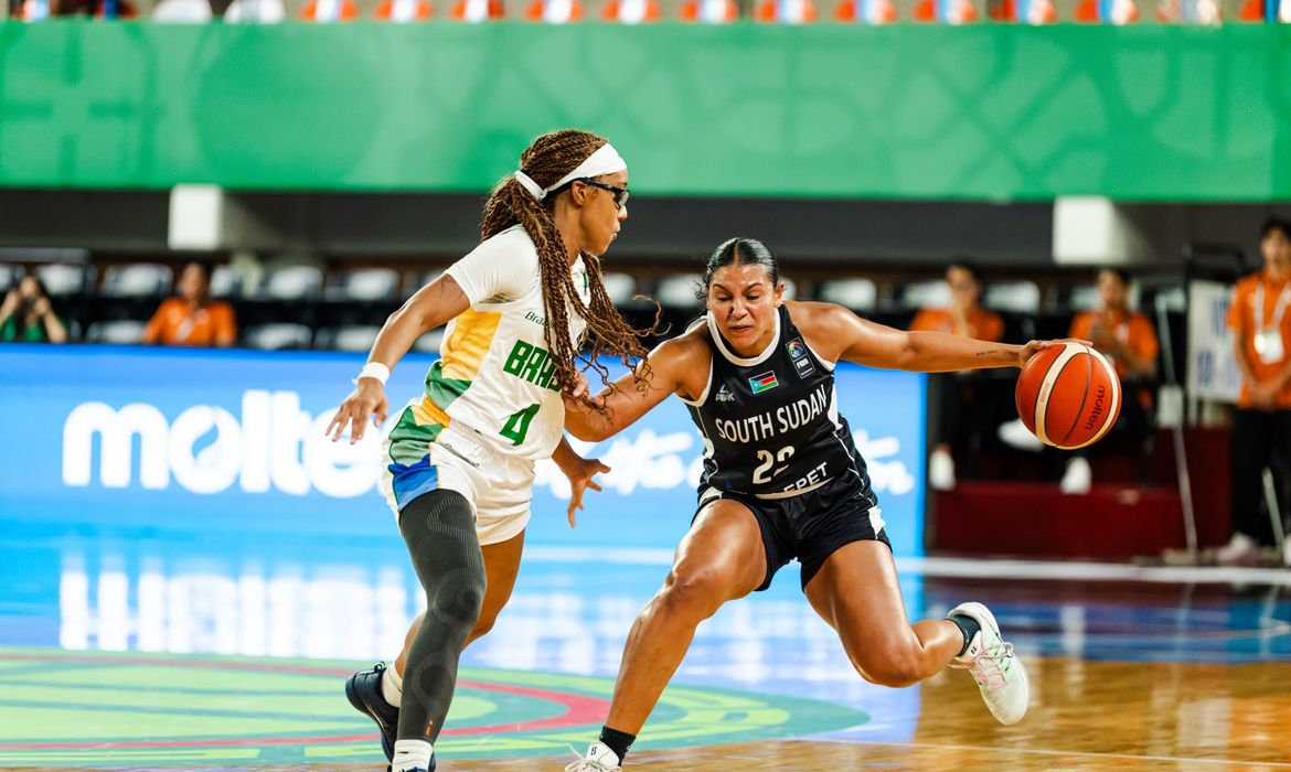 Seleção feminina de basquete sofre revés na estreia do qualificatório para o Pré-olímpico