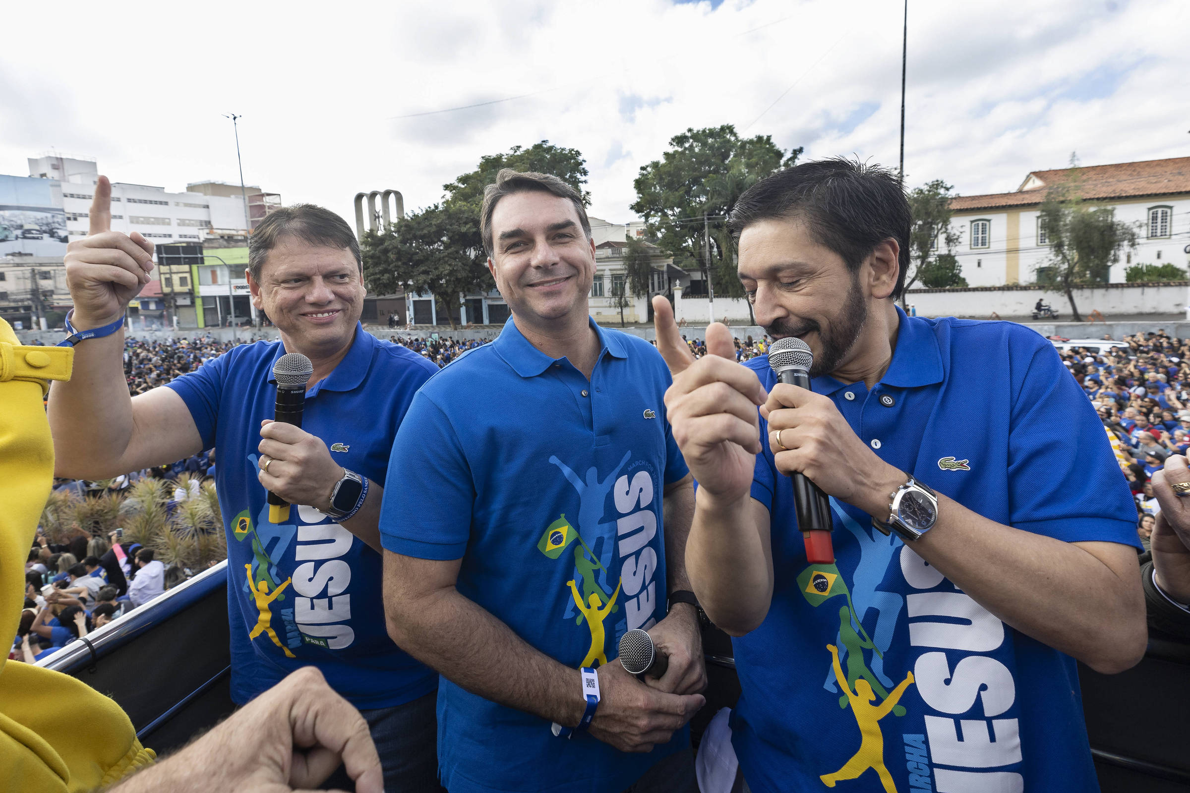 Tarcísio de Freitas deve ser ausência na primeira agenda de Flávio Bolsonaro em São Paulo