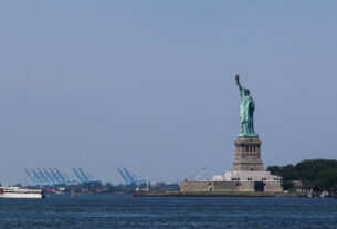Tragédia em Nova York: Mãe e bebê morrem após barco virar perto da Estátua da Liberdade