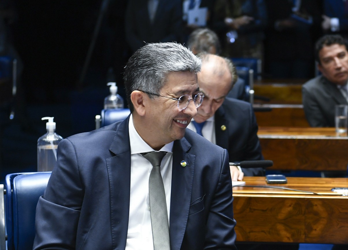 TRE de Roraima permite que ex-governador cassado dispute vaga ao Senado em 2026