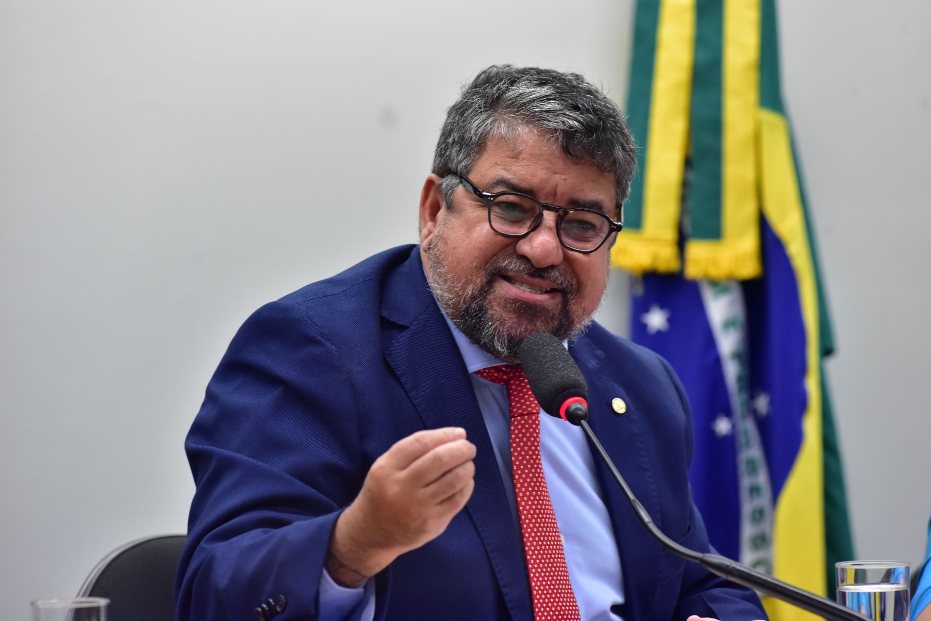 Vice-presidente do PT defende Lulinha e detalha vida "espartana" na Espanha